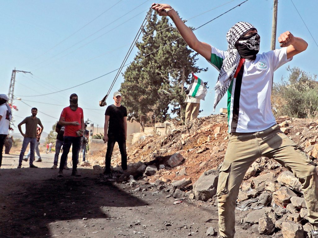 إصابة خمسة فلسطينيين إثر تجدد غارات الاحتلال الإسرائيلي على قطاع غزة لليوم الـ 5 على التوالي 1 إصابة 5 فلسطينيين باعتداءات من جيش الاحتلال والمستوطنين 1 1536x11521683976983