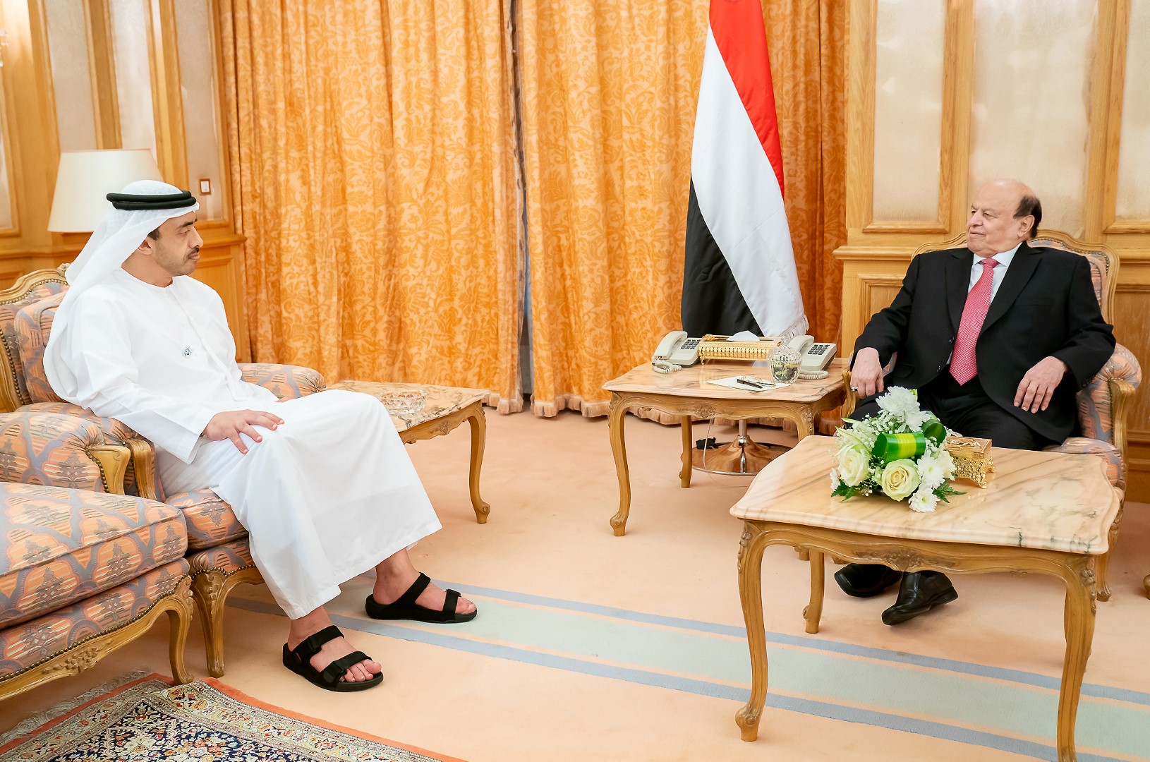 الرئيس اليمني وعبدالله بن زايد يبحثان العلاقات الثنائية1684860723