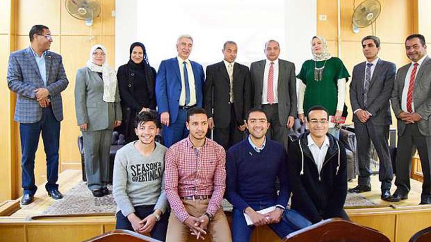 رئيس جامعة بني سويف: نحرص على توفير بيئة آمنة وجو مناسب للطلاب لأداء الامتحانات 1 108149256015517950601685352306