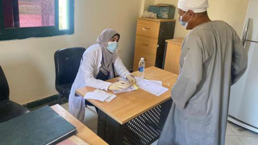 الكشف الطبي على 1077 حالة بقافلة جامعة المنصورة "جسور الخير (19)" بمحافظة شمال سيناء 1 115386488716220172561685549042