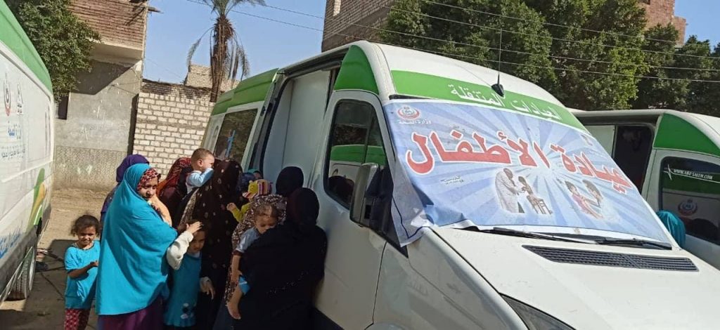 115961 الكشف على 1849 مواطنا خلال قافلة طبية بالمنيا (4)1685211723
