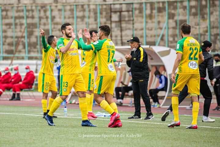 اتحاد الجزائر يتأهل لنهائي كأس الكونفدرالية بفوزه على أسيك الإيفواري 2-0 1 136081550 41625497811 n1684361524