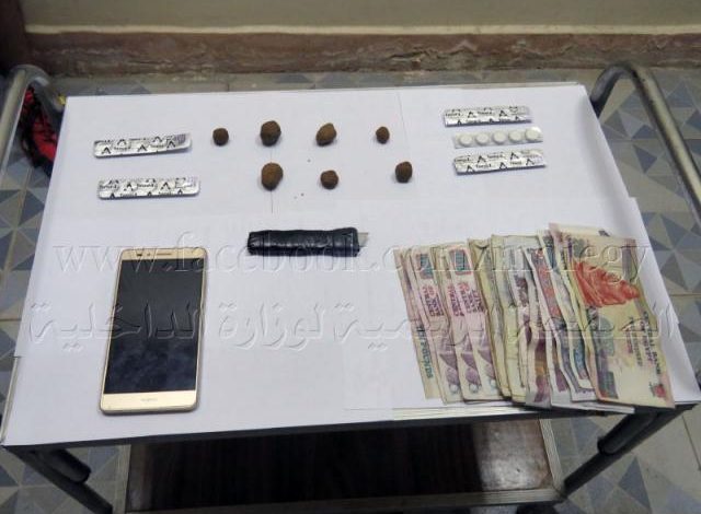 ضبط خمسة أشخاص بحوزتهم كمية من المواد والأقراص المخدرة قبل ترويجها بالقاهرة 1 158617151479780491684402803