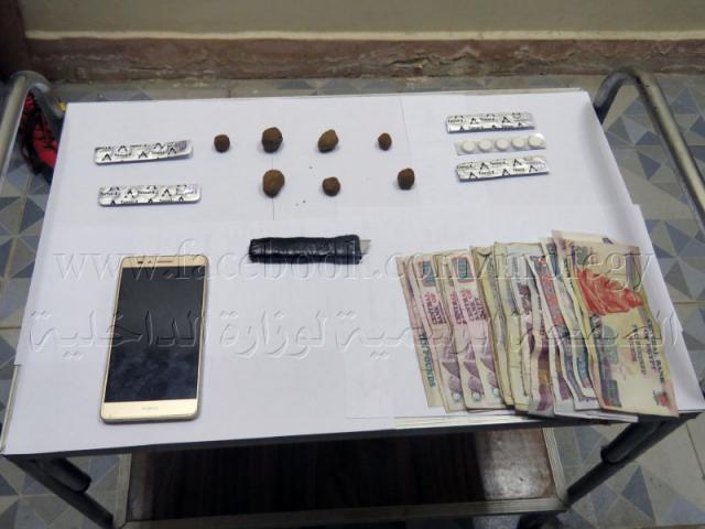 ضبط خمسة أشخاص بحوزتهم كمية من المواد والأقراص المخدرة قبل ترويجها بالقاهرة 1 158617151479780491684402803