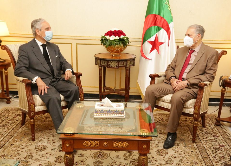 الرئيس الجزائري: العلاقات مع البرتغال "تاريخية" ورغبة مشتركة في توطيد العلاقات الاقتصادية 1 171806469 1347391252302705 1367125255106887630 n1684841763