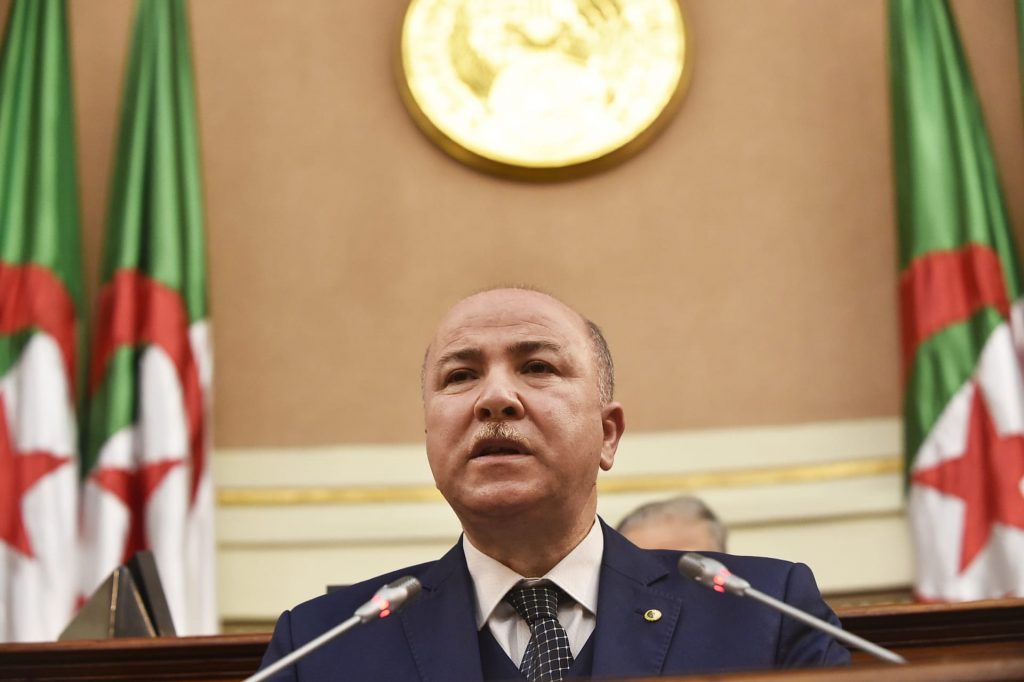 رئيس الحكومة الجزائرية يبحث مع وزير الاقتصاد البرتغالي سبل تعزيز التعاون بين البلدين 1 1889001684186624