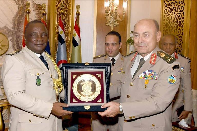 الفريق أسامة عسكر يلتقي رئيس هيئة الأركان المشتركة للقوات المسلحة بجمهورية إيطاليا 1 2022 8 14 19 16 1 4111684417563