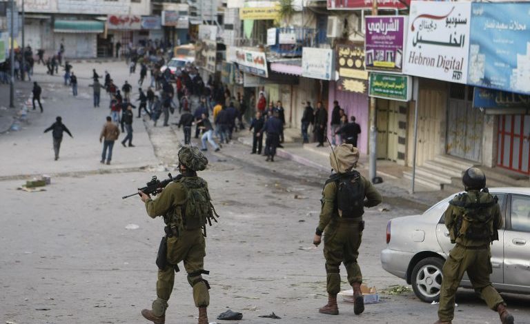 مواجهات بين الفلسطينيين والاحتلال الإسرائيلي شمال رام الله 1 208108449 768x5281685205903