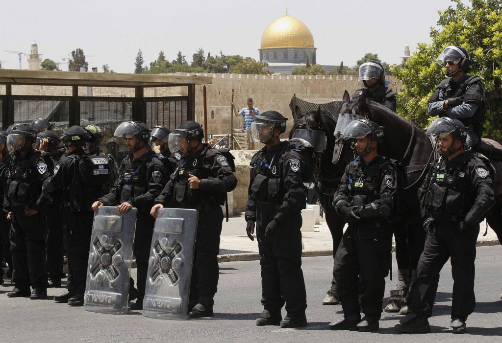الاحتلال الإسرائيلي يحول "القدس" لثكنة عسكرية صبيحة مسيرة الأعلام 1 208f0bfa470a9c9c52678e116d9bdb93 scaled1684391644
