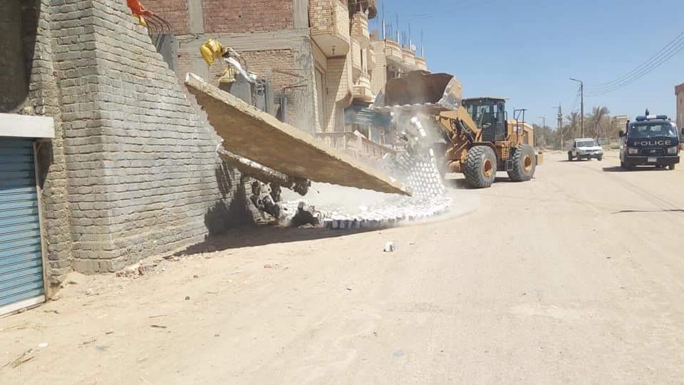 محافظ الفيوم: إزالة 293 حالة تعدٍ بالزراعة والبناء على أراضي الدولة 1 3 331684156563
