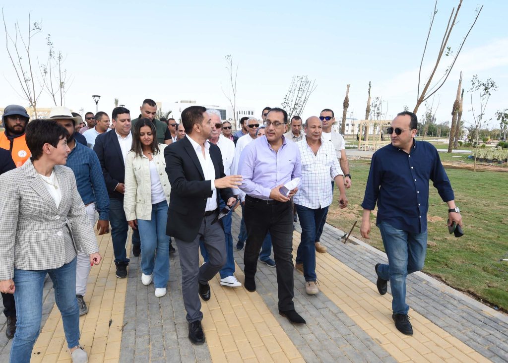 وزيرة البيئة: 45 مليون جنيه لتوسيع المساحة الخضراء بالحديقة المركزية بشرم الشيخ ضمن خطة تحويلها لمدينة خضراء 1 312435081 540377711465987 5280741832750669478 n