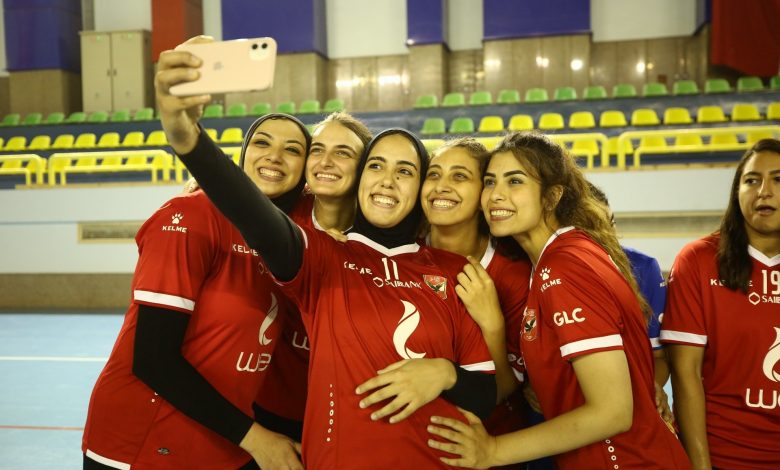 376821 سيدات الكرة الطائرة في الاهلي بعد الفوز بكأس مصر1684092482