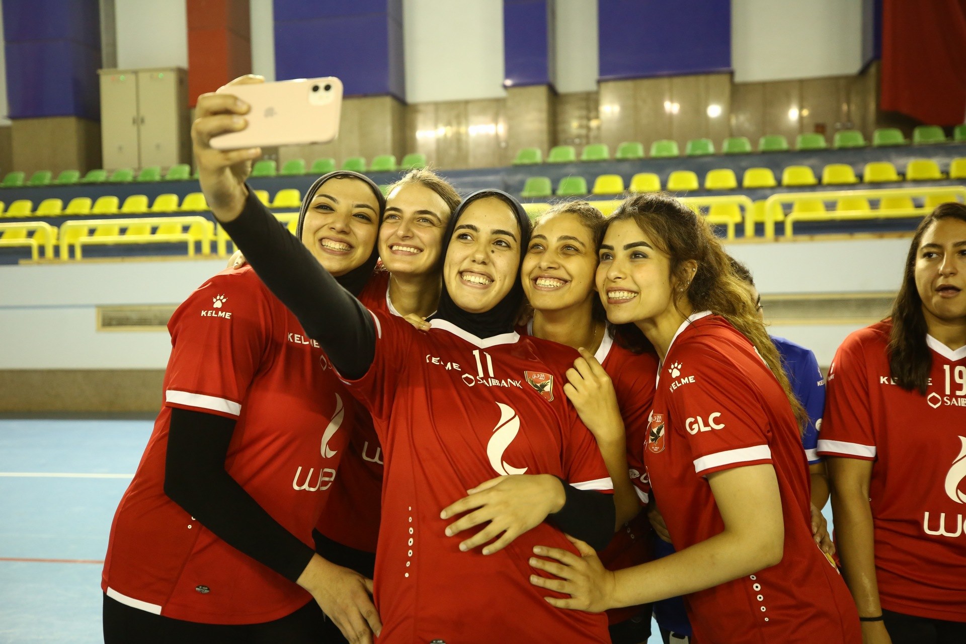 الخطيب يهنئ فريق سيدات السلة بالأهلي بعد التتويج بدوري السوبر للمرة الـ25 في تاريخ النادي 1 376821 سيدات الكرة الطائرة في الاهلي بعد الفوز بكأس مصر1684092482