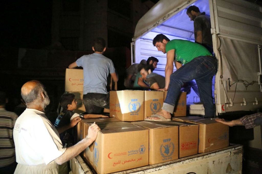 برنامج الغذاء العالمي: بدء توزيع مساعدات غذائية طارئة للأسر المحاصرة في الخرطوم 1 6 381685449563