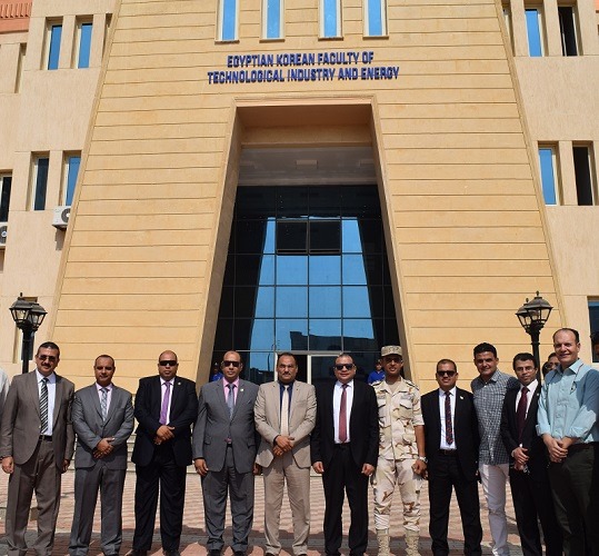 رئيس جامعة بني سويف يبحث استعدادات الجامعة لامتحانات الفصل الدراسي الثاني 1 71966935 2777464095597631 3515465619795345408 n1684673223
