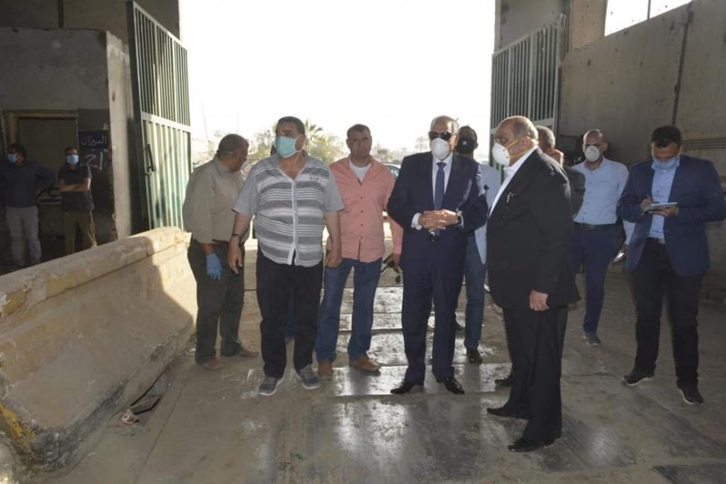 محافظ الجيزة يوجه بالدفع بورديات نظافة إضافية بسوق السمك الحضاري بالمنيب 1 FB IMG 15870352212871685534223