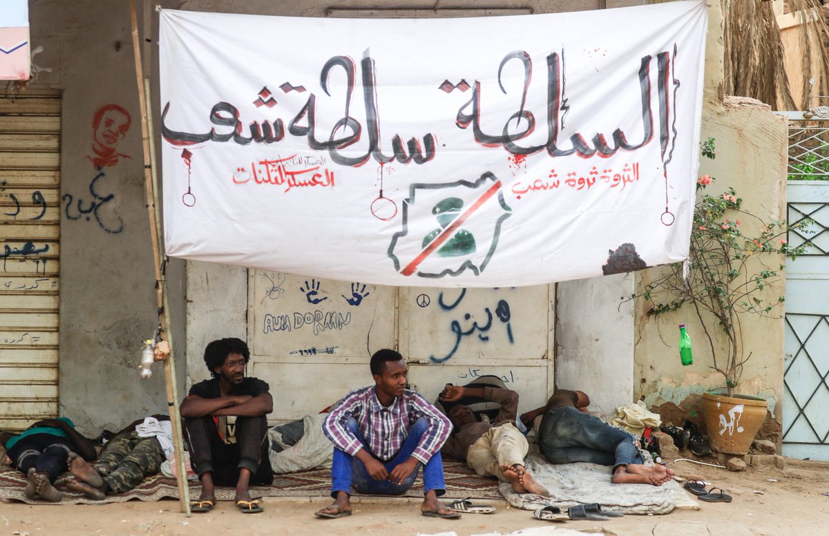 صحيفة "البلاد" السعودية: إعلان الالتزام بحماية المدنيين بالسودان خطوة مهمة في مسار الجهود السياسية 1 FYWPnWfWAAEbnmf1684043765