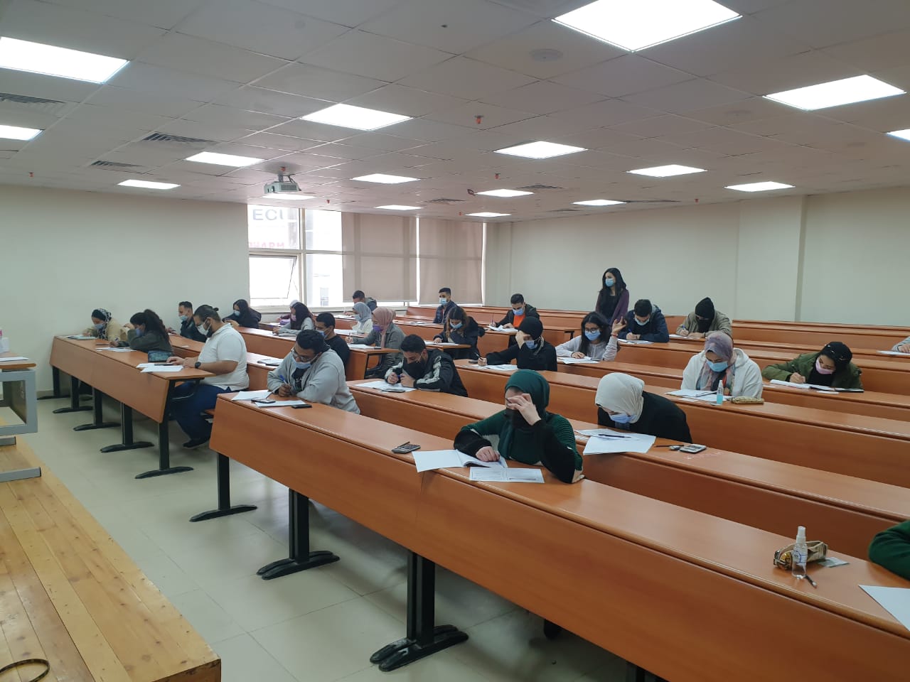 الجامعة المصرية الصينية تنظم ورشة عمل للتعرف على جهاز طبي يتنبأ بإصابات اللاعبين 1 IMG 20210228 WA00011684237743