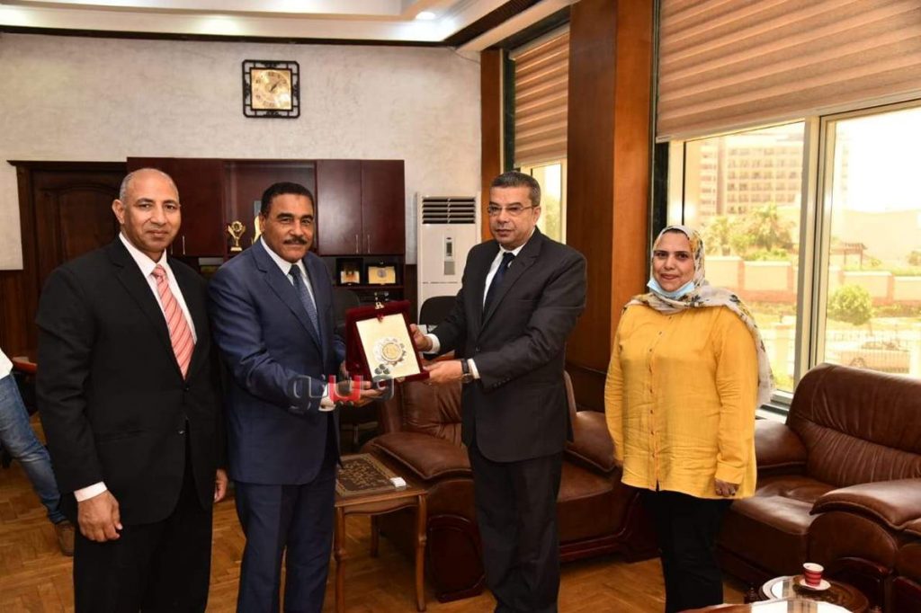 محافظ مطروح يؤكد على دور الإعلام في دعم خطوات التنمية 1 Image1 720218145724164916211685557324