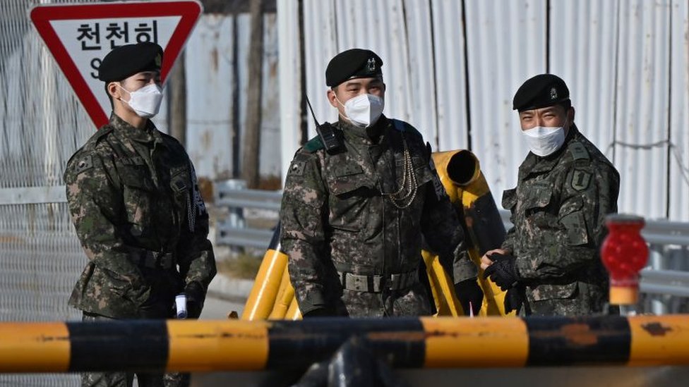 فريق تفتيش كوري جنوبي يبدأ عملية تفتيش في محطة "فوكوشيما" اليابانية 1 122562674 gettyimages 12301324101684740303