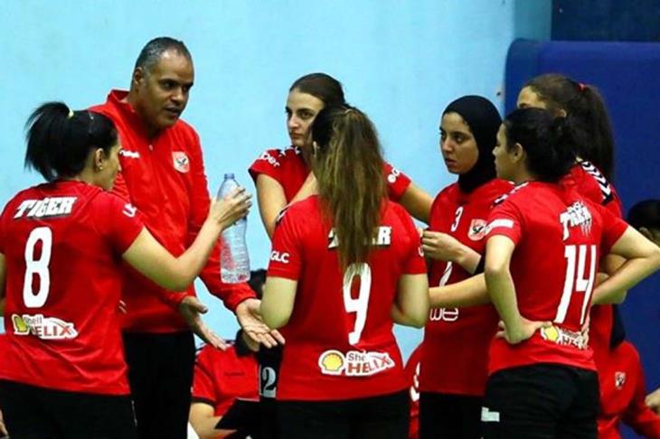 فريق سيدات الزمالك يتسلمن الميداليات الذهبية وكأس بطولة أفريقيا لأبطال الطائرة 1 ahly2020 1 29 19 381684798022