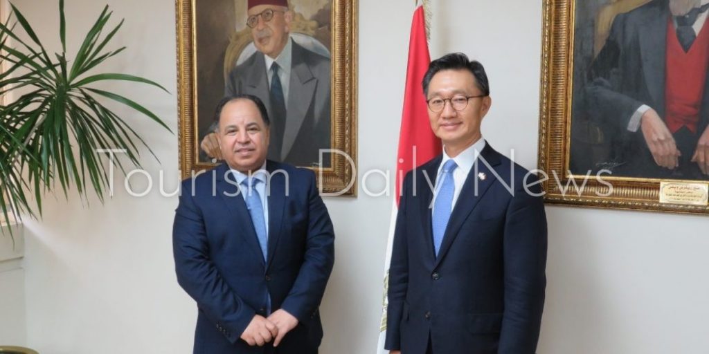 وزير المالية للسفير الكوري بالقاهرة: فترة عملكم في مصر شهدت زيادة حجم التبادل التجارى 1 c7e9fe5e a394 44b1 8a5d c9e88766aaf4 1050x5251684831204