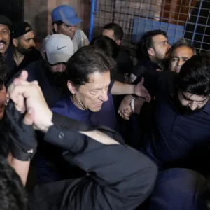 عمران خان في المحكمة