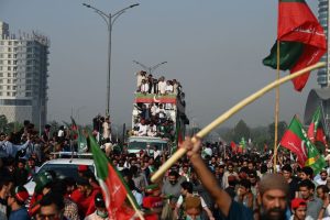 مظاهرات حاشدة لانصار عمران خان