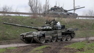 الجيش الروسي موالاون دبابتان طريق ماريوبول2 730x438 21684388283