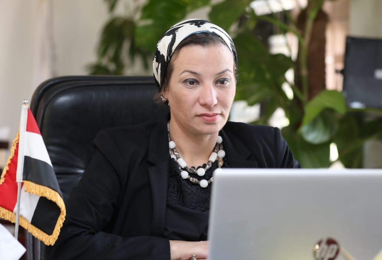 وزيرة البيئة تبحث مع ممثلي إحدى الشركات تذليل العقبات للتخلص الآمن من المخلفات وتحويلها إلى طاقة 1 د1685446803
