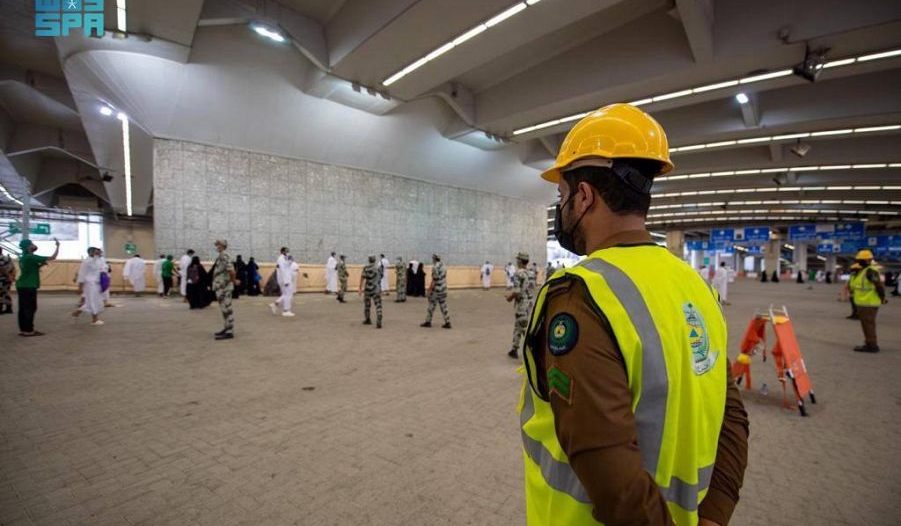 موسم الحج.."الدفاع المدني" السعودي يرفع جاهزيته في جسر الجمرات والساحات المحيطة 1 الدفاع المدني يرفع جاهزيته في جسر الجمرات والساحات المحيطة به 3