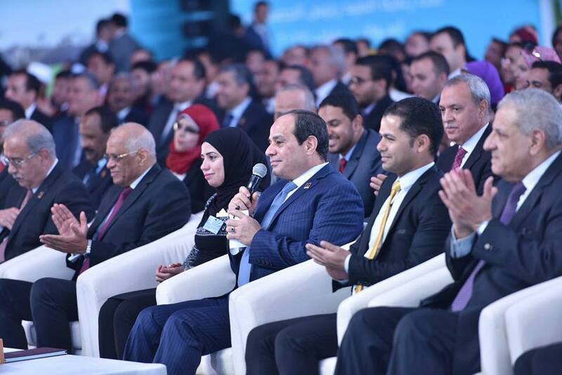 الرئيس السيسي يشهد فعاليات المؤتمر الوطني للشباب ... إضافة 3 وأخيرة 1 السيسي خلال مشاركته بالمؤتمر الوطني لشباب الصعيد بأسوان1686750663