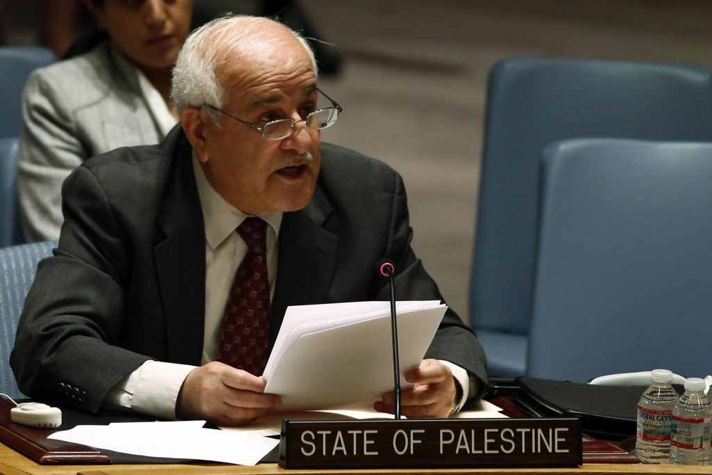 مندوب فلسطين الدائم لدى الأمم المتحدة يدعو المجتمع الدولي إلى اتخاذ موقف حازم ضد الاحتلال الإسرائيلي 1 رياض منصور1687290063