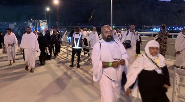 ضيوف الرحمن يتوافدون إلى عرفات وسط منظمة كاملة من الخدمات 1 عرفات المزدلفة