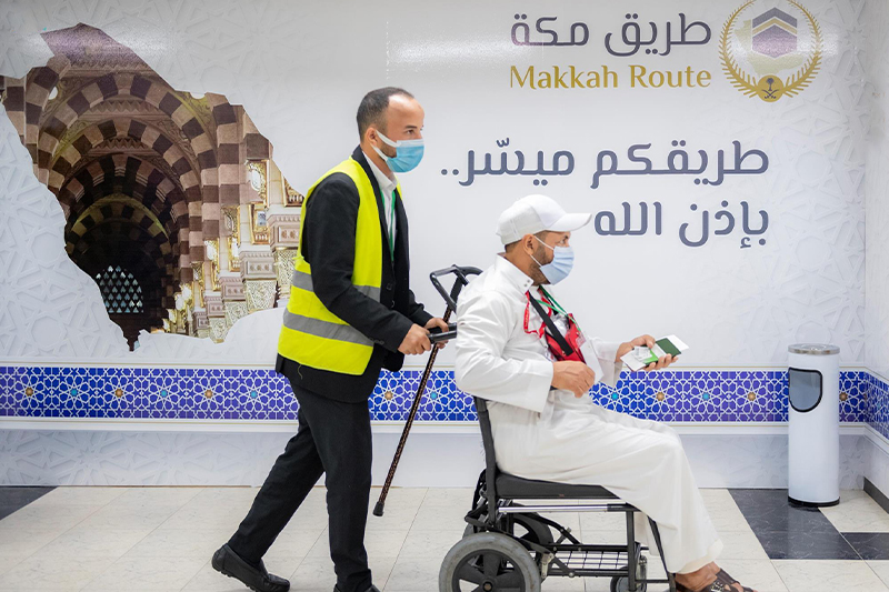وصول أولى رحلات مستفيدي مبادرة "طريق مكة" من تركيا إلى مطار الملك عبدالعزيز الدولي بجدة 1 مكة 1686236463