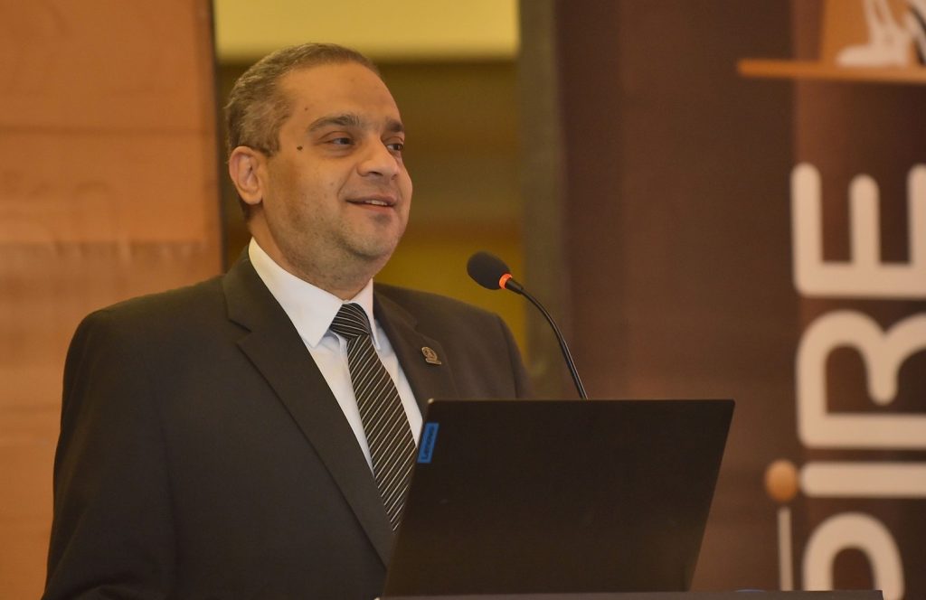 رئيس هيئة الدواء المصرية يلتقي الرئيس التنفيذي للهيئة الوطنية لتنظيم المهن والخدمات الصحية بالبحرين 1 هيئة الدواء1686295683