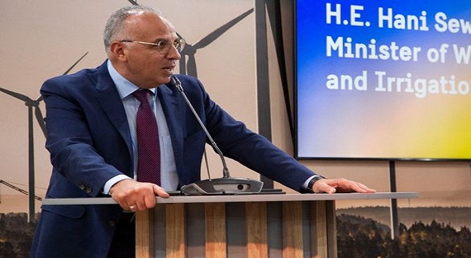 وزير الري يؤكد أهمية اتخاذ خطوات سريعة لإعداد مسودة رؤية القارة الإفريقية للمياه 2025 1 وزير الري هاني سويلم جناح الأعمال السويدي مؤتمر المناخ1686674103