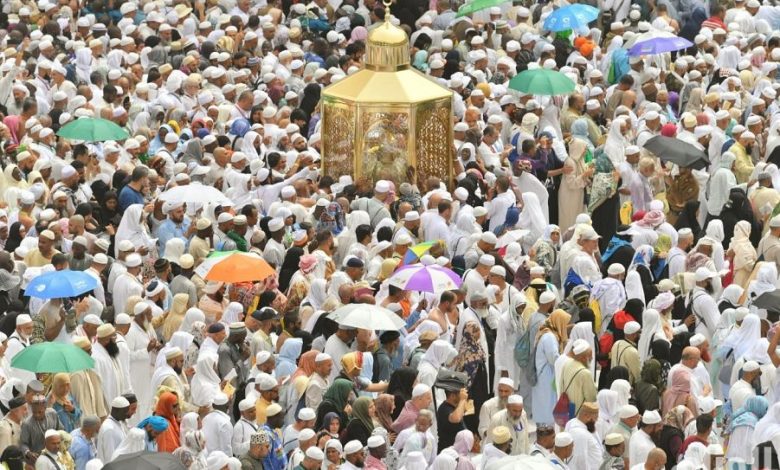 جموع المصلين يؤدون صلاة الجمعة بالمسجد الحرام وسط منظومة متكاملة من الخدمات 1 000 58520533315641440108481686920883