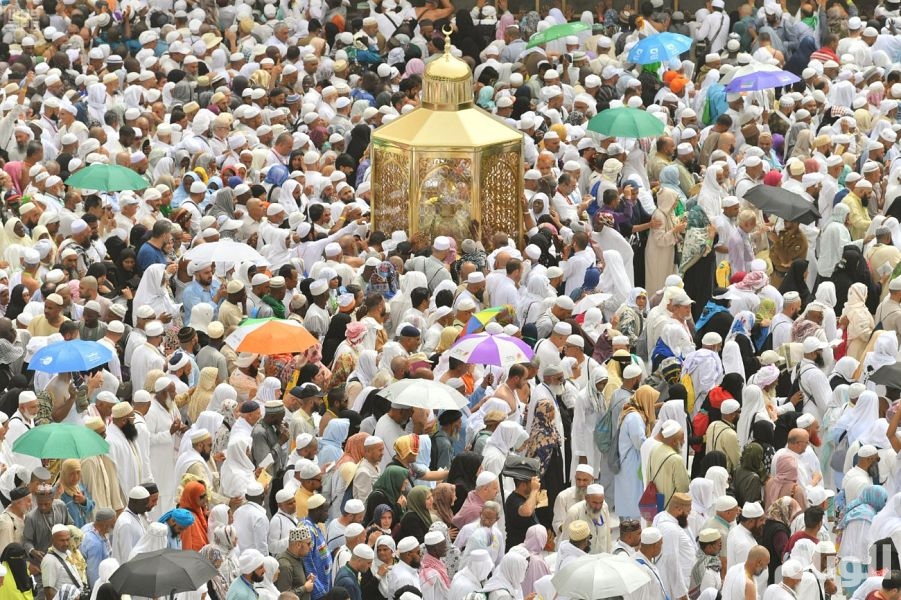 جموع المصلين يؤدون صلاة الجمعة بالمسجد الحرام وسط منظومة متكاملة من الخدمات 1 000 58520533315641440108481686920883