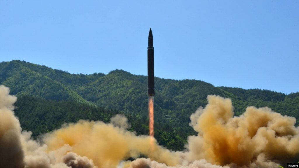 سقوط صاروخين باليستيين أطلقتهما كوريا الشمالية في المنطقة الاقتصادية الخالصة لليابان 1 0C67F5C9 6E36 435C A0DB E0D6F5133EBC w1080 h608 s1686840423