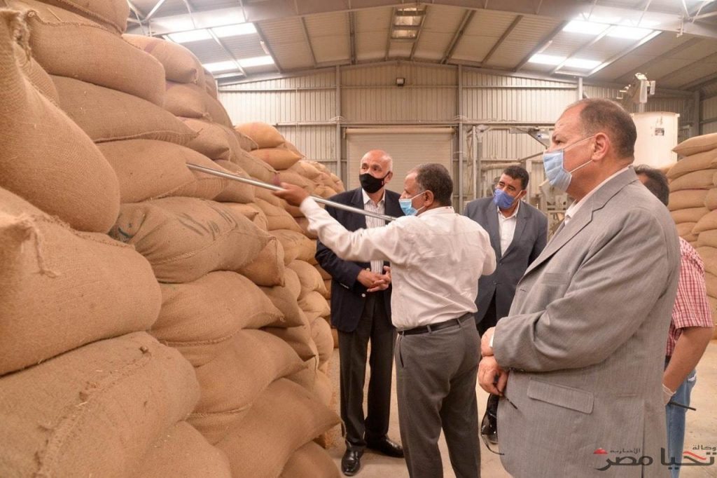 محافظ أسيوط: توريد 100 ألف و325 طن قمح لمواقع التخزين حتى الآن 1 106030132 2825614720901525 4865113404727525068 o1685880065