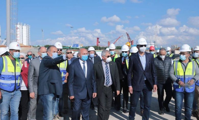 رئيس الوزراء يتابع معدلات تنفيذ المشروعات الجاري إنشاؤها بميناءي الإسكندرية والدخيلة 1 128387829 1793022567542767 3436547923717818091 o