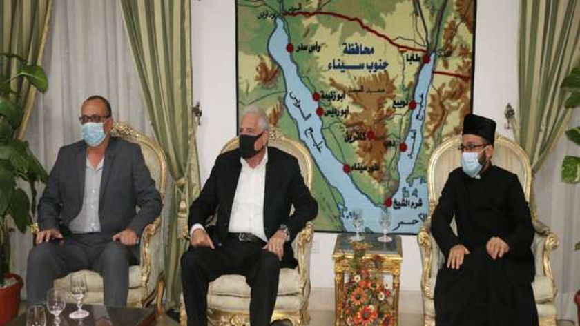 وفد كنسي يهنئ محافظ شمال سيناء بمناسبة عيد الأضحى المبارك 1 160126252716266503461687877823