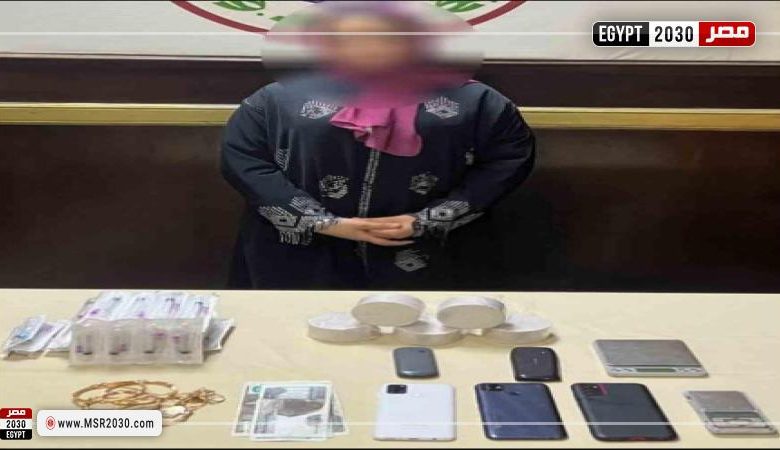 ضبط سيدة بالاسماعيلية بحوزتها 52 كجم من مخدري الحشيش والهيدرو بقيمة 2.6 مليون 1 162313 W1687514103