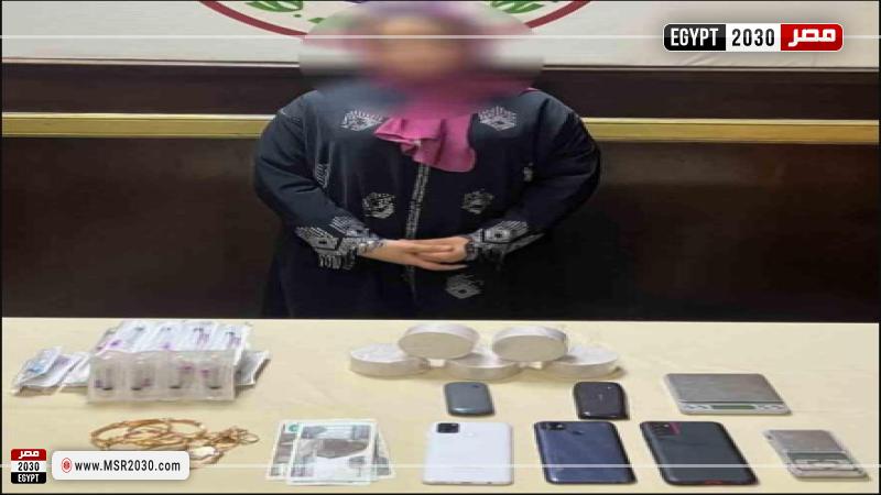 ضبط سيدة بالاسماعيلية بحوزتها 52 كجم من مخدري الحشيش والهيدرو بقيمة 2.6 مليون 1 162313 W1687514103