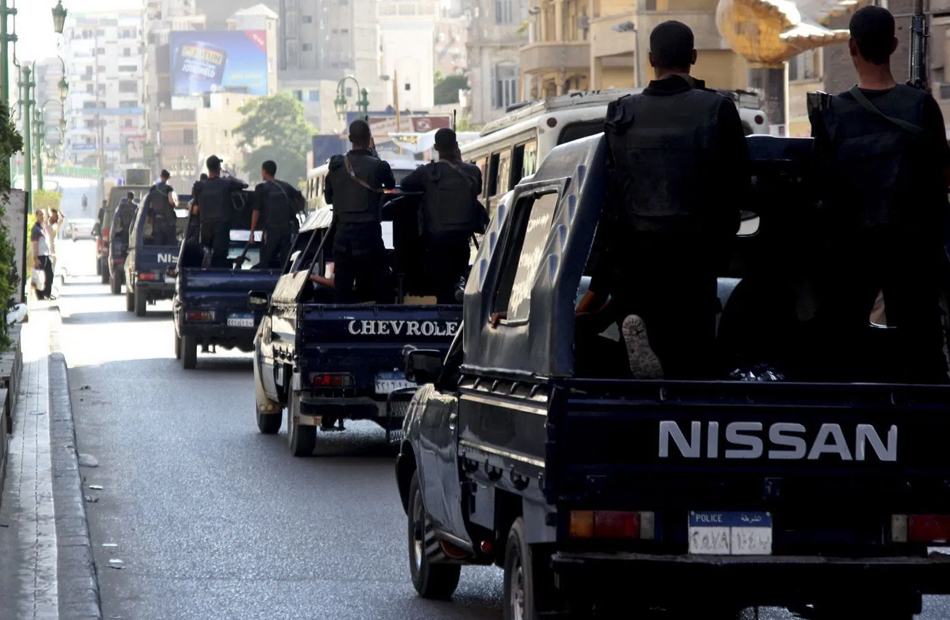 ضبط 17 سلاحا ناريا وتنفيذ 806 أحكام قضائية متنوعة في حملة أمنية موسعة بأسوان 1 19 2020 637436222005247334 5241685609463