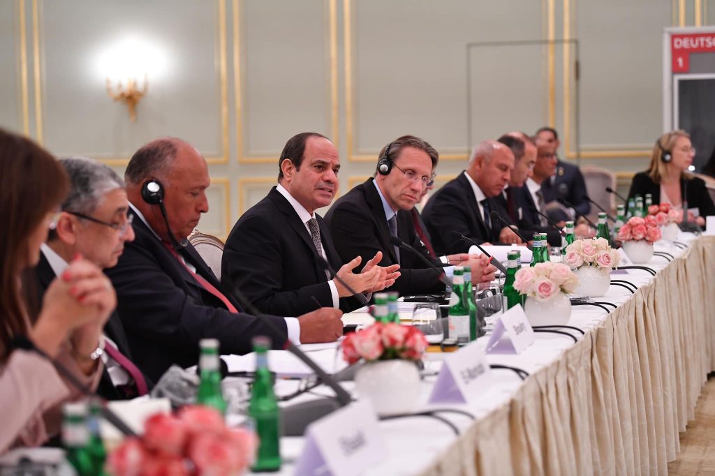 الرئيس السيسي يشارك في مائدة مستديرة ضمن فعاليات القمة الدولية "ميثاق التمويل العالمي الجديد" 1 19 2022 637937851622775606 2771687430043