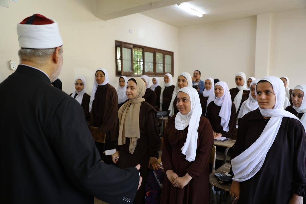 في أول أيامها.. وكيل المعاهد الأزهرية لشؤون التعليم يتفقد 10 لجان لامتحانات الثانوية الأزهرية بالبحيرة 1 19 2022 638002235234042924 4041685792824