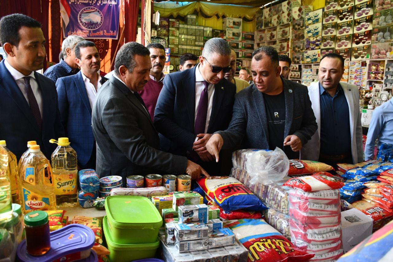 محافظ الدقهلية: نعمل على توفير احتياجات المواطنين من السلع والمواد الغذائية بأسعار مخفضة 1 19 2022 638037038586546731 6541687717442