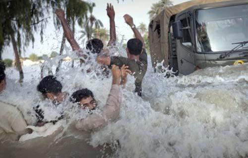 رئيس الإكوادور: إجلاء أكثر من 500 شخص من منازلهم بسبب الفبضانات العارمة 1 2014 635395478451969844 196 main1685960043